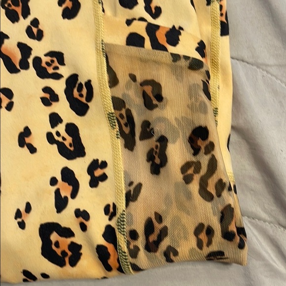 Fabletics cheetah set size small - Picture 7 of 7